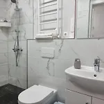 Apartment, New Renovated In Quiet Center With Balcony With Parking Апартаменты Рига